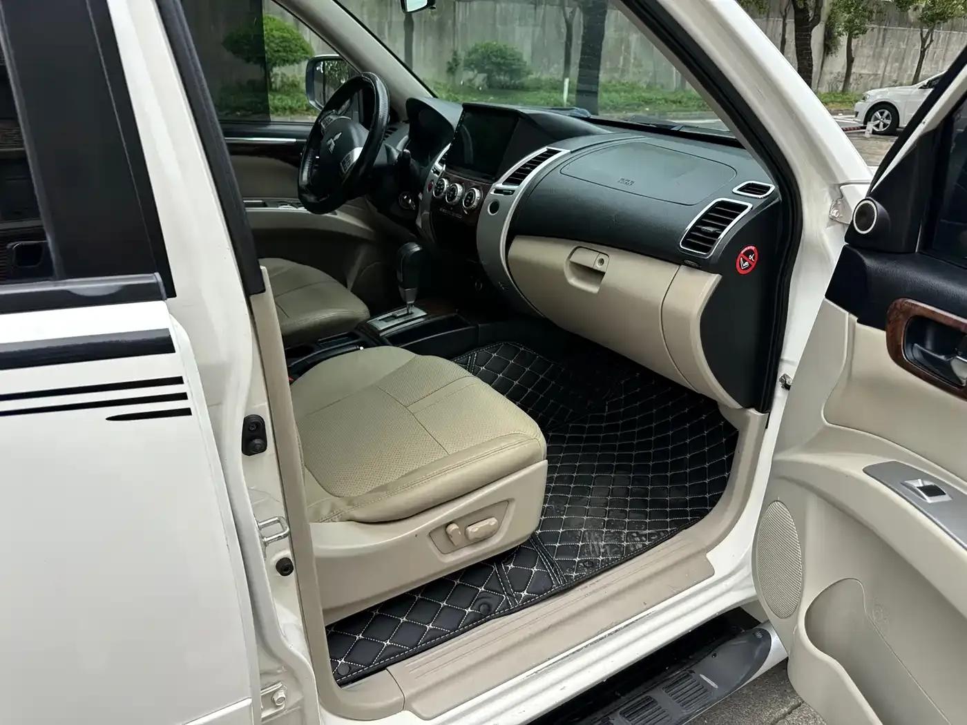 2013 Pajero Sport 3.0L Automatic 2WD Luxury Edition — миниатюра 9