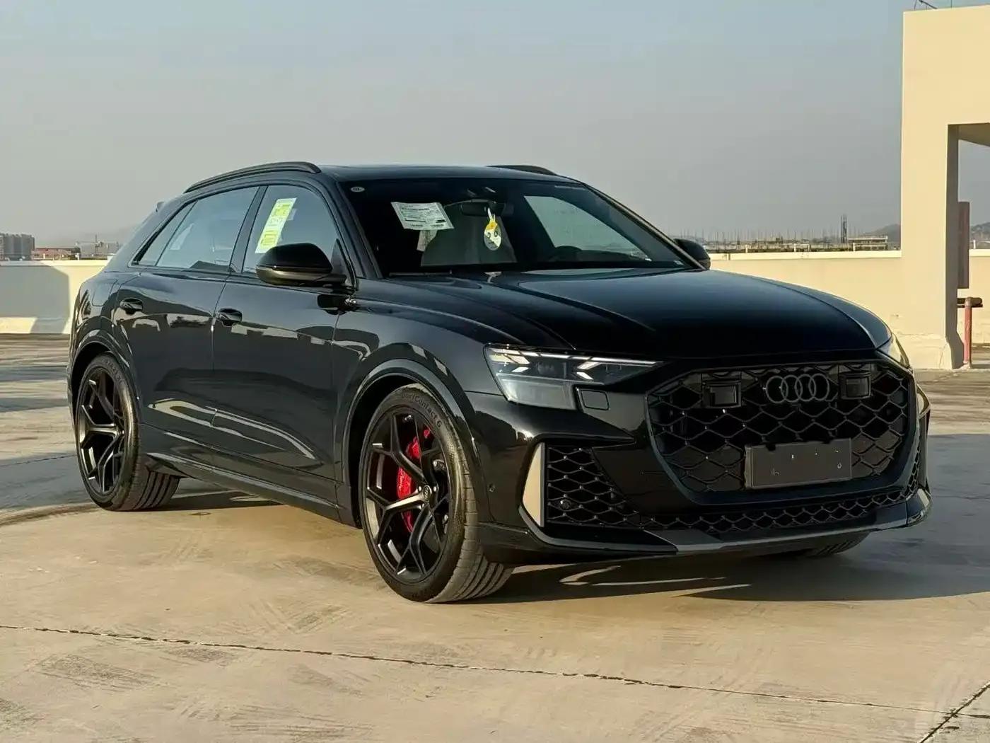 2025 Audi RS Q8 4.0T Performance — миниатюра 1