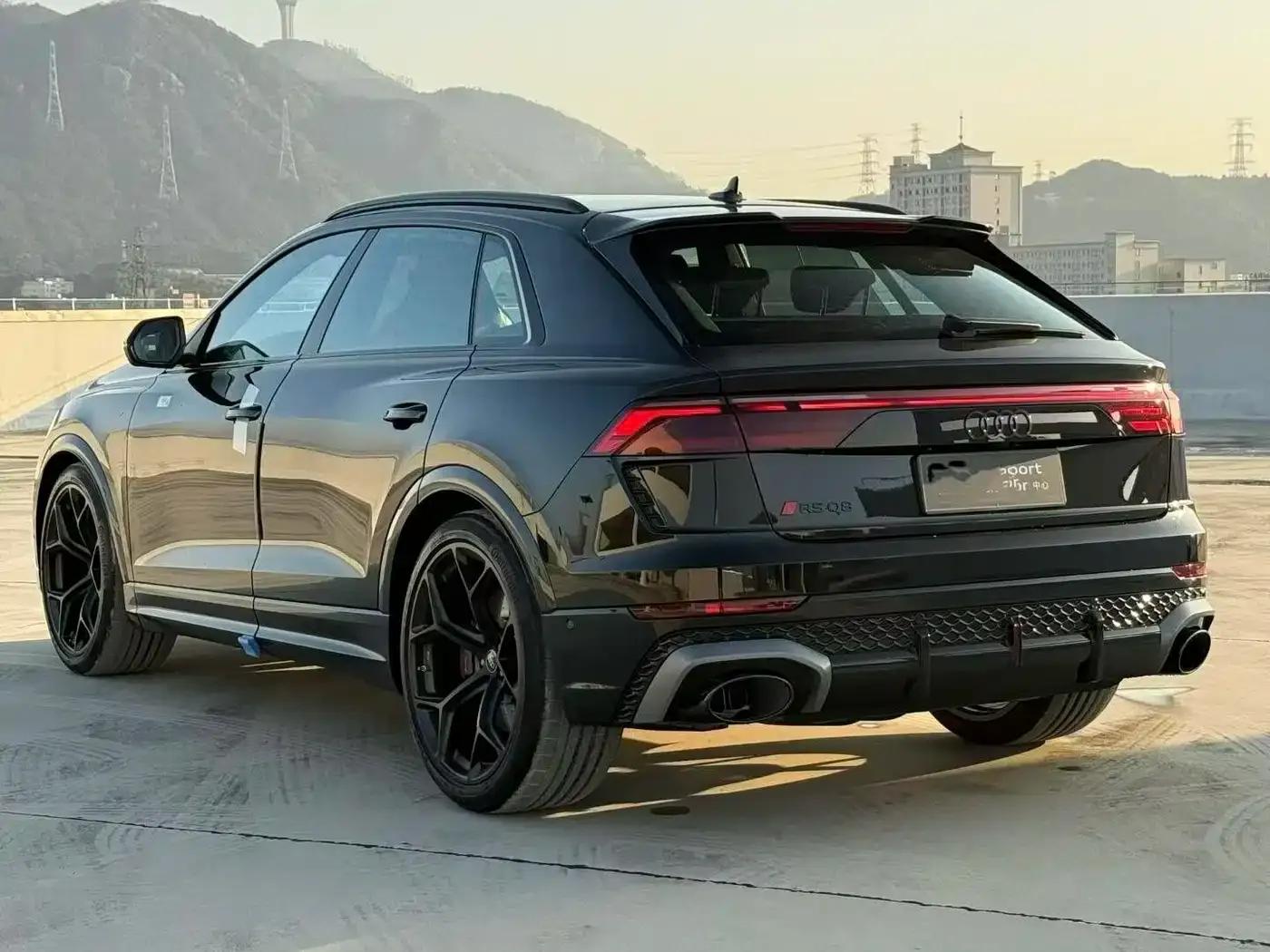 2025 Audi RS Q8 4.0T Performance — миниатюра 4