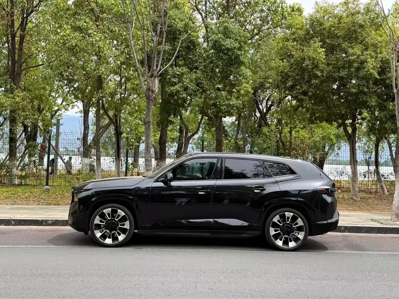 BMW XM 2023 50e — миниатюра 3