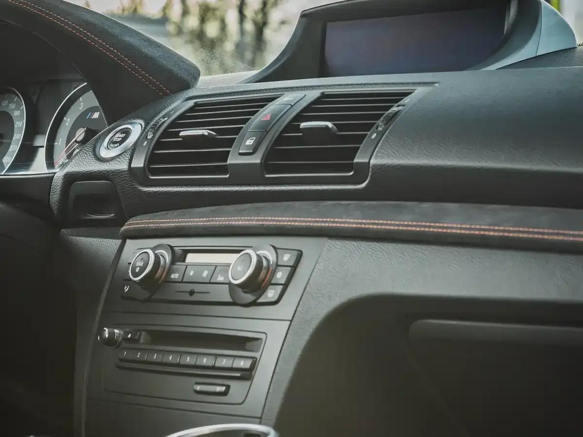 2011 BMW 1 Series M Coupe — миниатюра 7