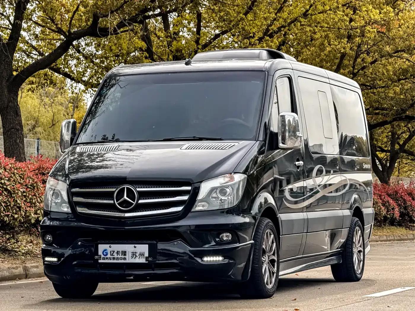 2017 Sprinter 3.5L Luxury Custom Edition — миниатюра 1