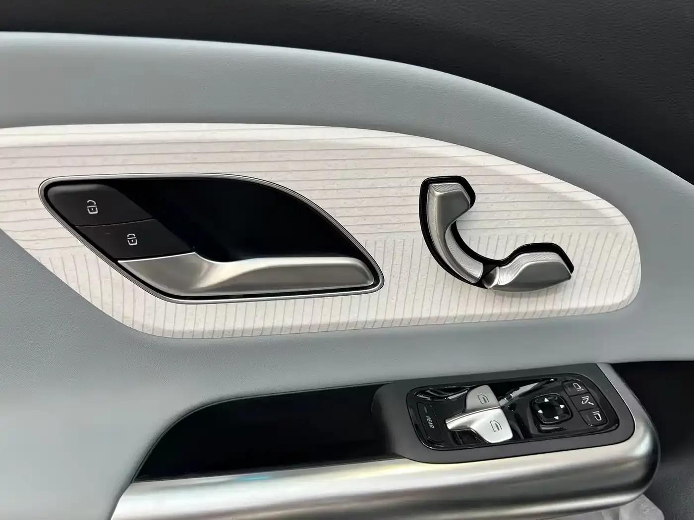Mercedes-Benz CLA PHEV 2025 300L Extended Range Version — миниатюра 12