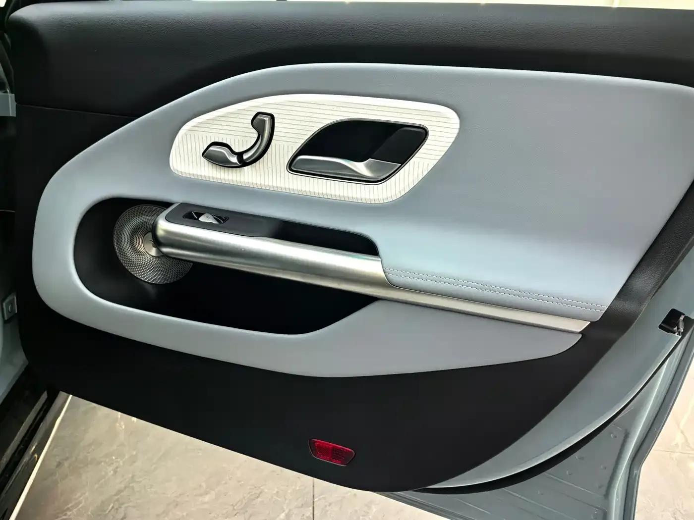 Mercedes-Benz CLA PHEV 2025 300L Extended Range Intelligent Edition — миниатюра 11