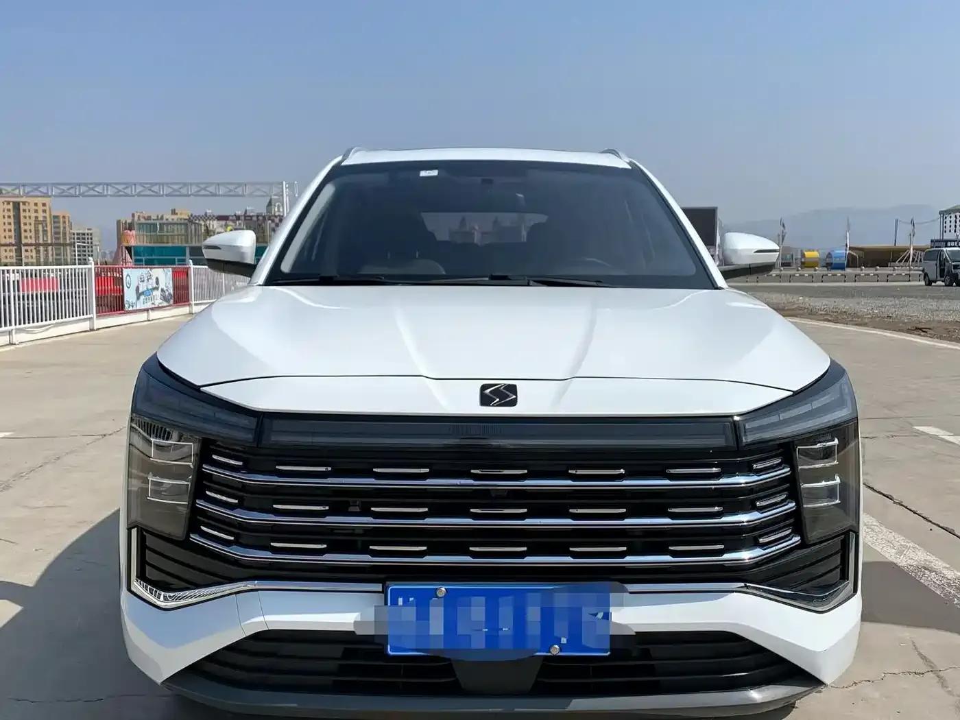 Sihao X8 PLUS 2023 1.5TGDI DCT Smart Home Edition 6-seater — миниатюра 2