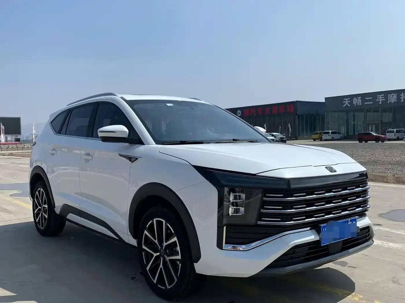 Sihao X8 PLUS 2023 1.5TGDI DCT Smart Home Edition 6-seater — миниатюра 3