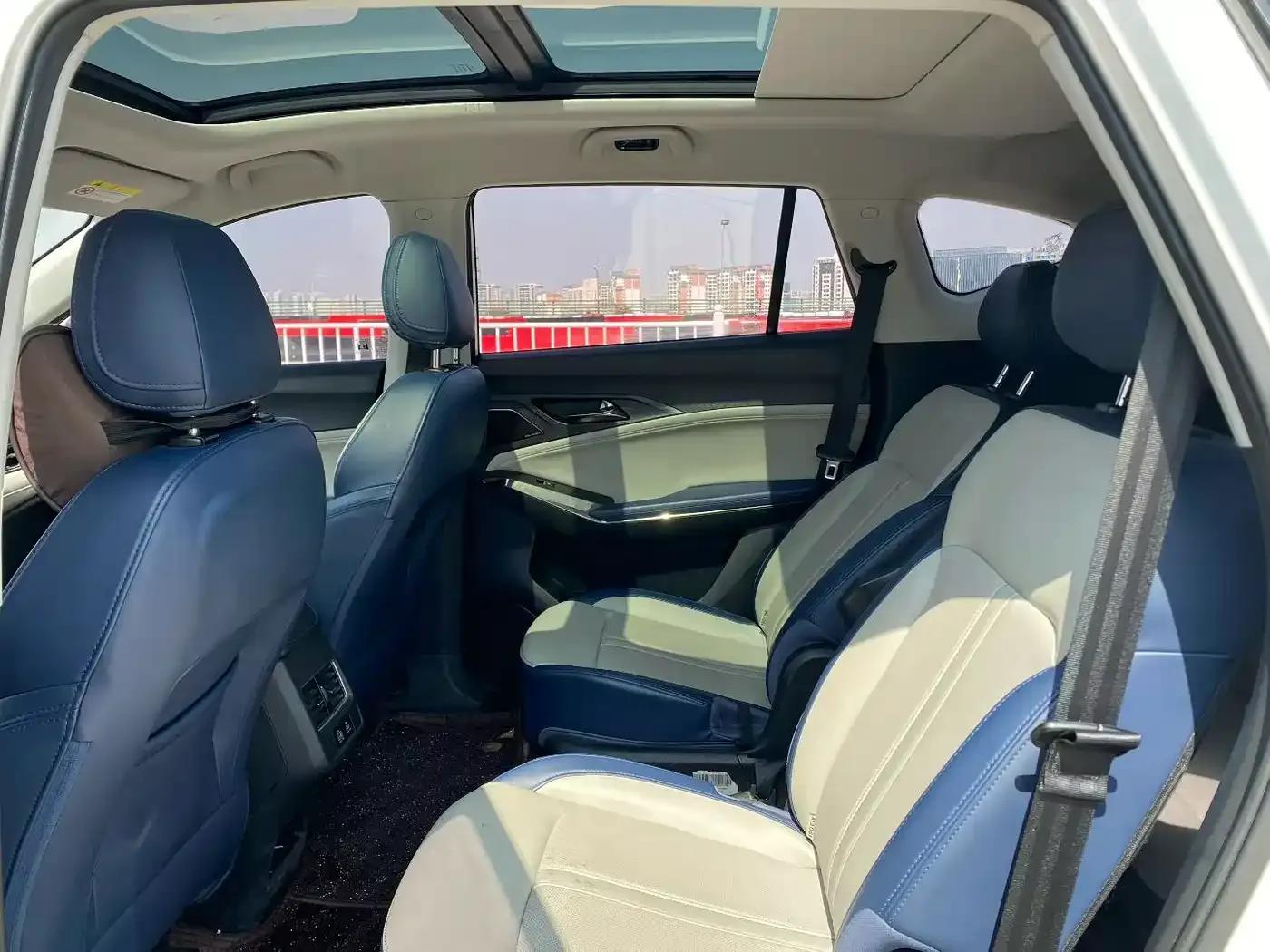 Sihao X8 PLUS 2023 1.5TGDI DCT Smart Home Edition 6-seater — миниатюра 9