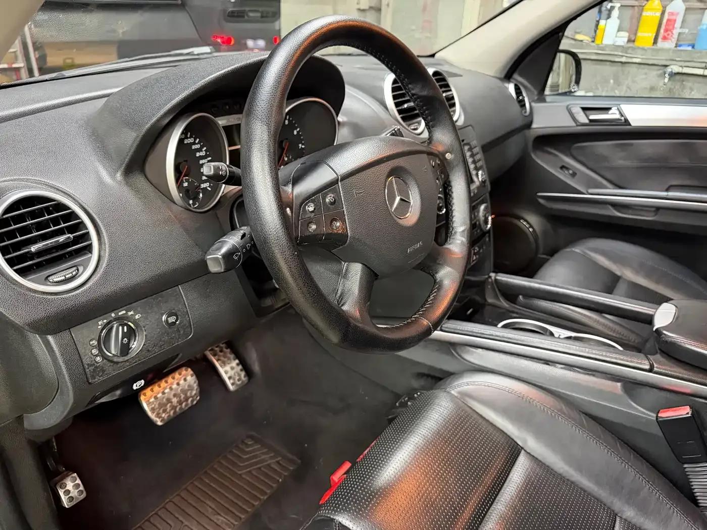 2007 Mercedes-Benz M-Class AMG ML 63 — миниатюра 9