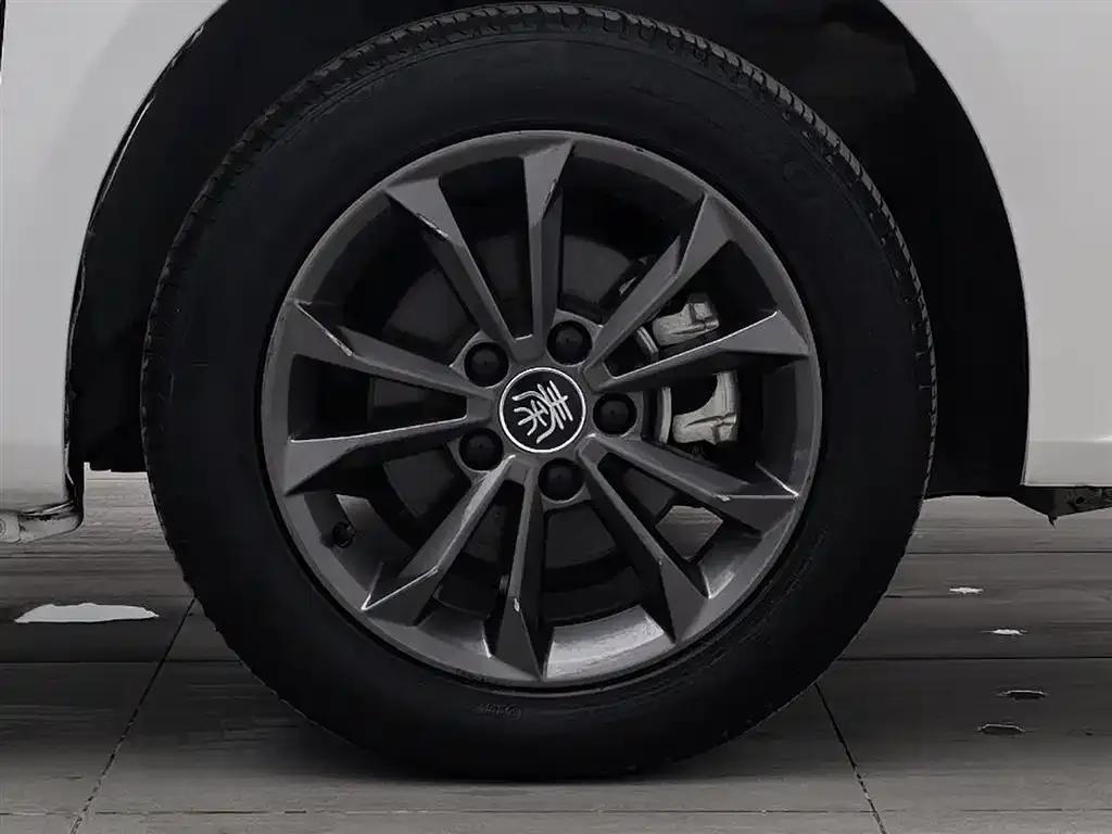 Qin 2019 1.5L Automatic Premium Edition — миниатюра 17
