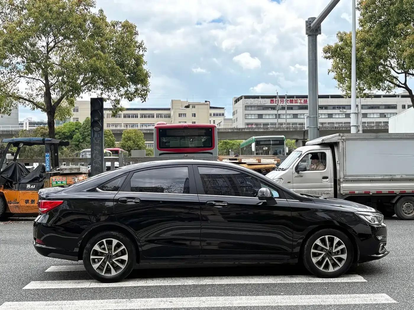 Beijing U5 2020 1.5T CVT Deluxe Edition (National VI Emission Standard) — миниатюра 4