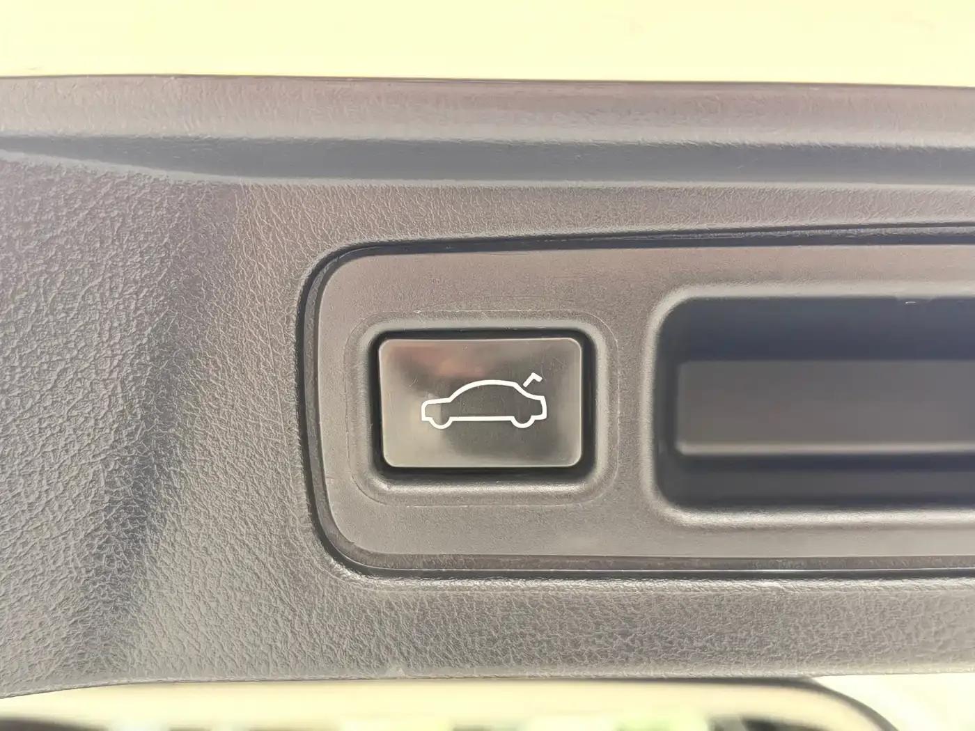 Fortuner 2016 2.7L Middle East Edition — миниатюра 29