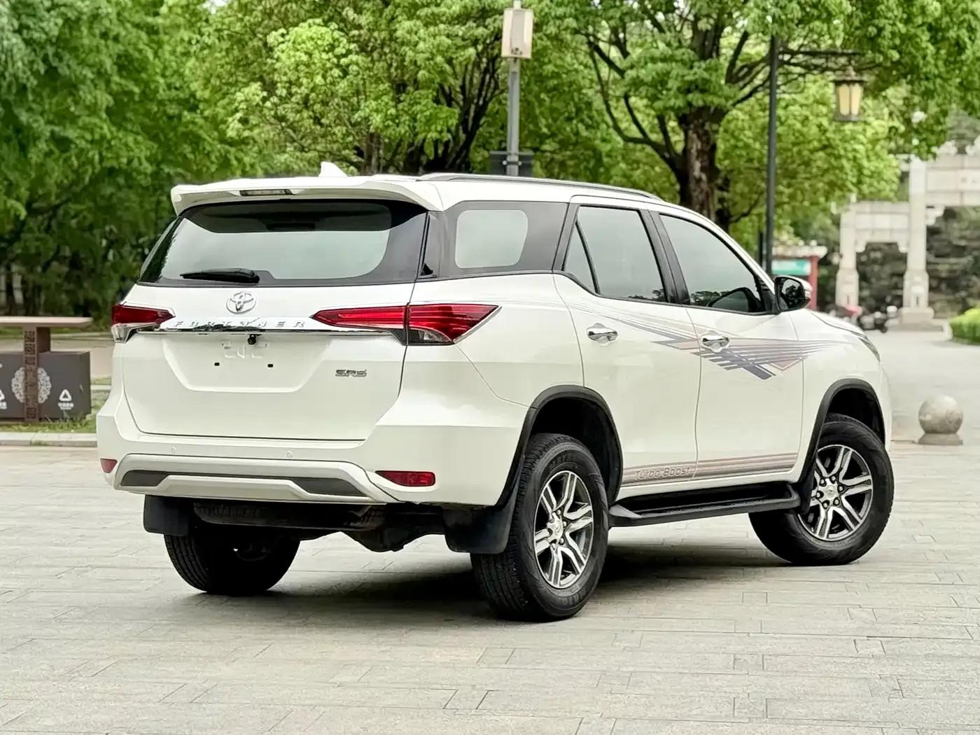 Fortuner 2016 2.7L Middle East Edition — миниатюра 6