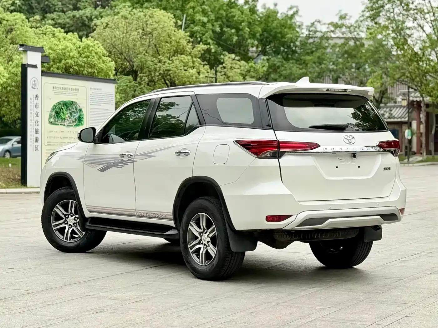 Fortuner 2016 2.7L Middle East Edition — миниатюра 7