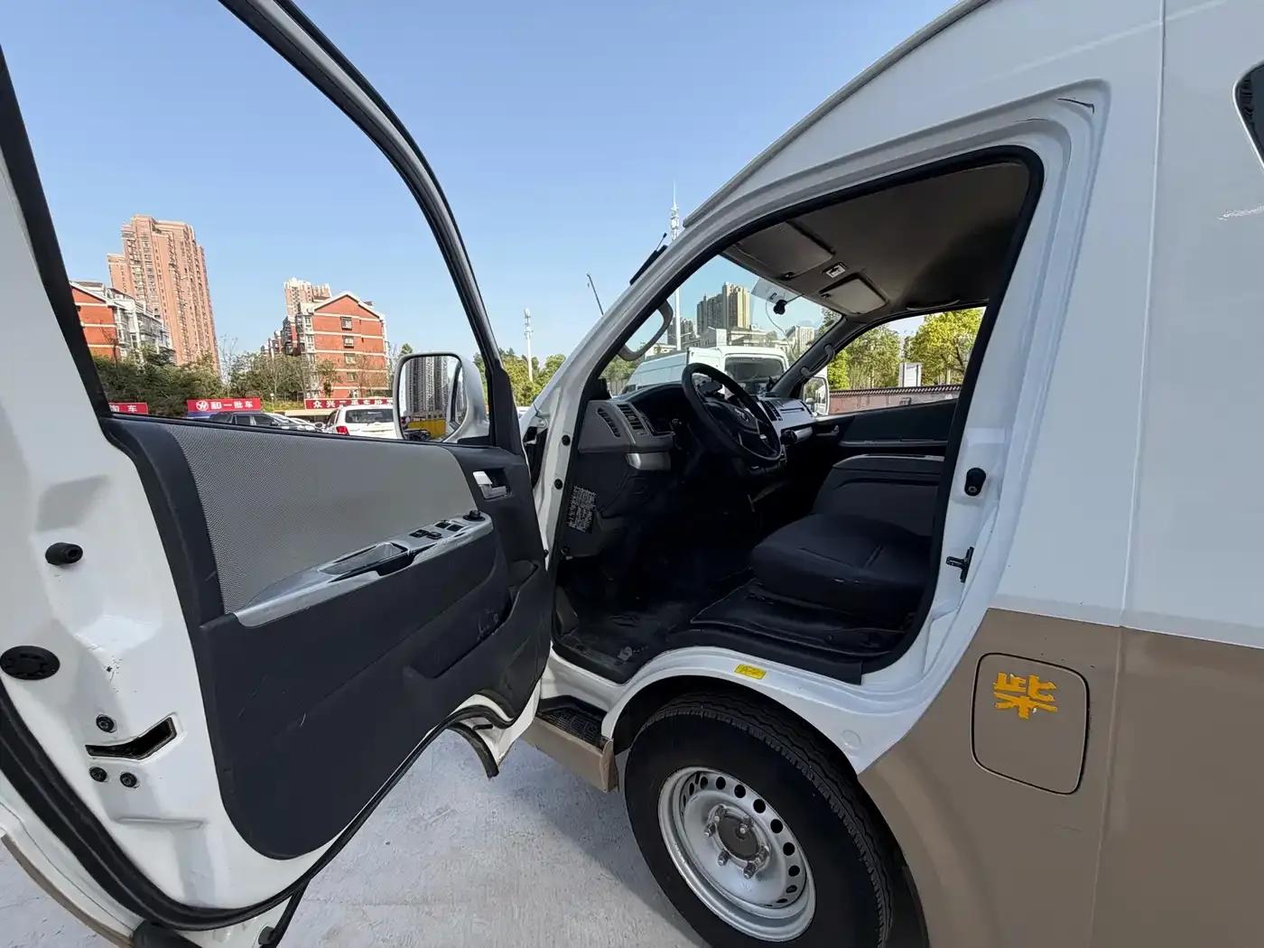 Fengjing G9 2020 2.8T Diesel Commercial Version Long Wheelbase High Roof 9 Seats with Bright Windows 4J28TC3 — миниатюра 4