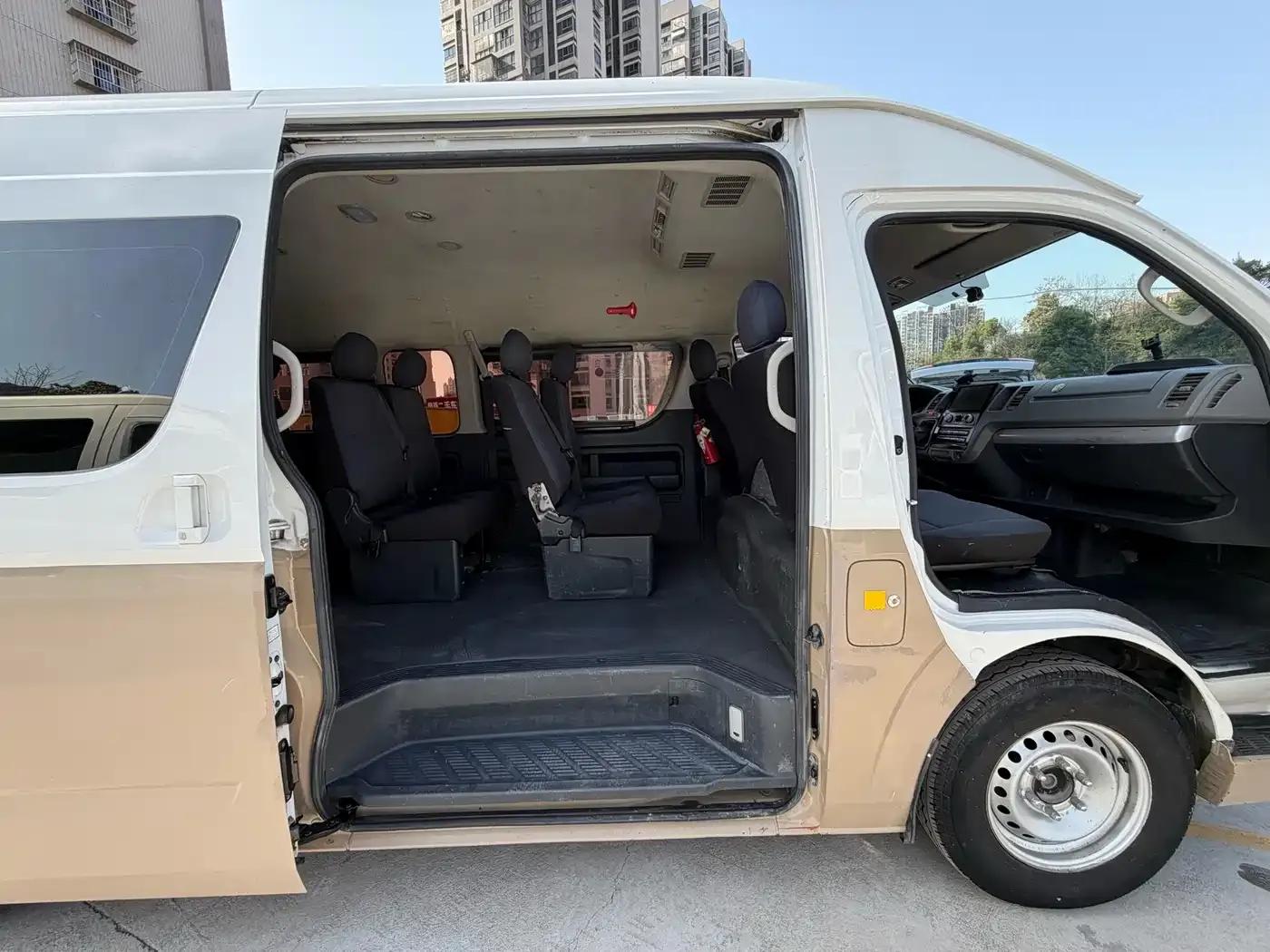 Fengjing G9 2020 2.8T Diesel Commercial Version Long Wheelbase High Roof 9 Seats with Bright Windows 4J28TC3 — миниатюра 6