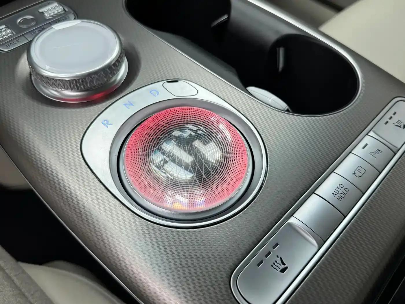 Genesis GV60 2024 Single Motor Rear-Wheel Drive Luxury Edition — миниатюра 13
