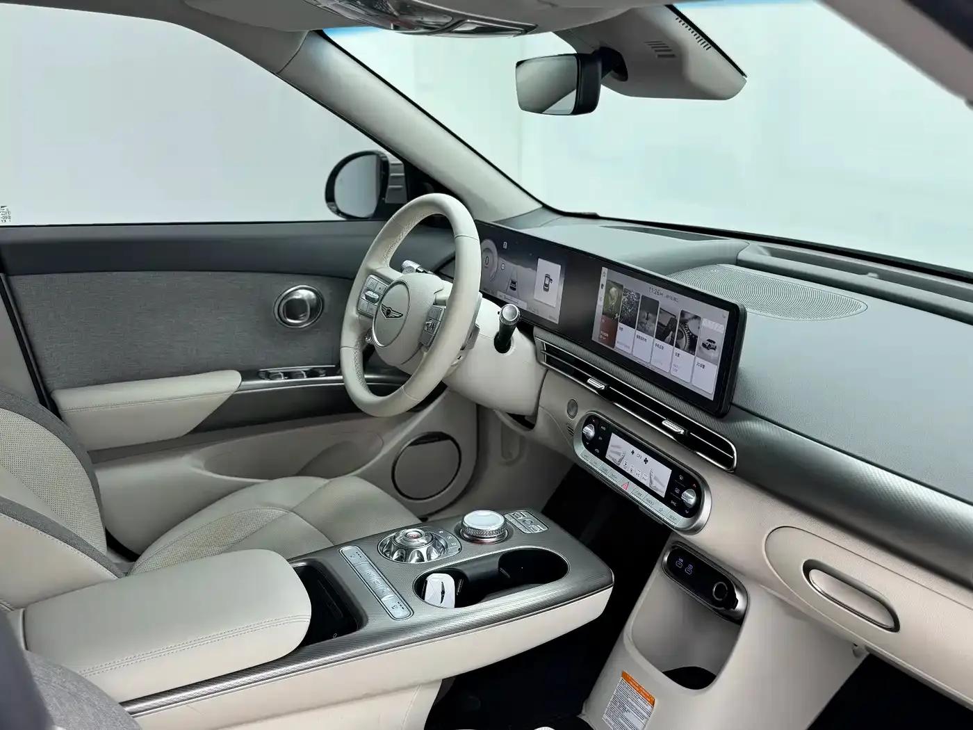 Genesis GV60 2024 Single Motor Rear-Wheel Drive Luxury Edition — миниатюра 18