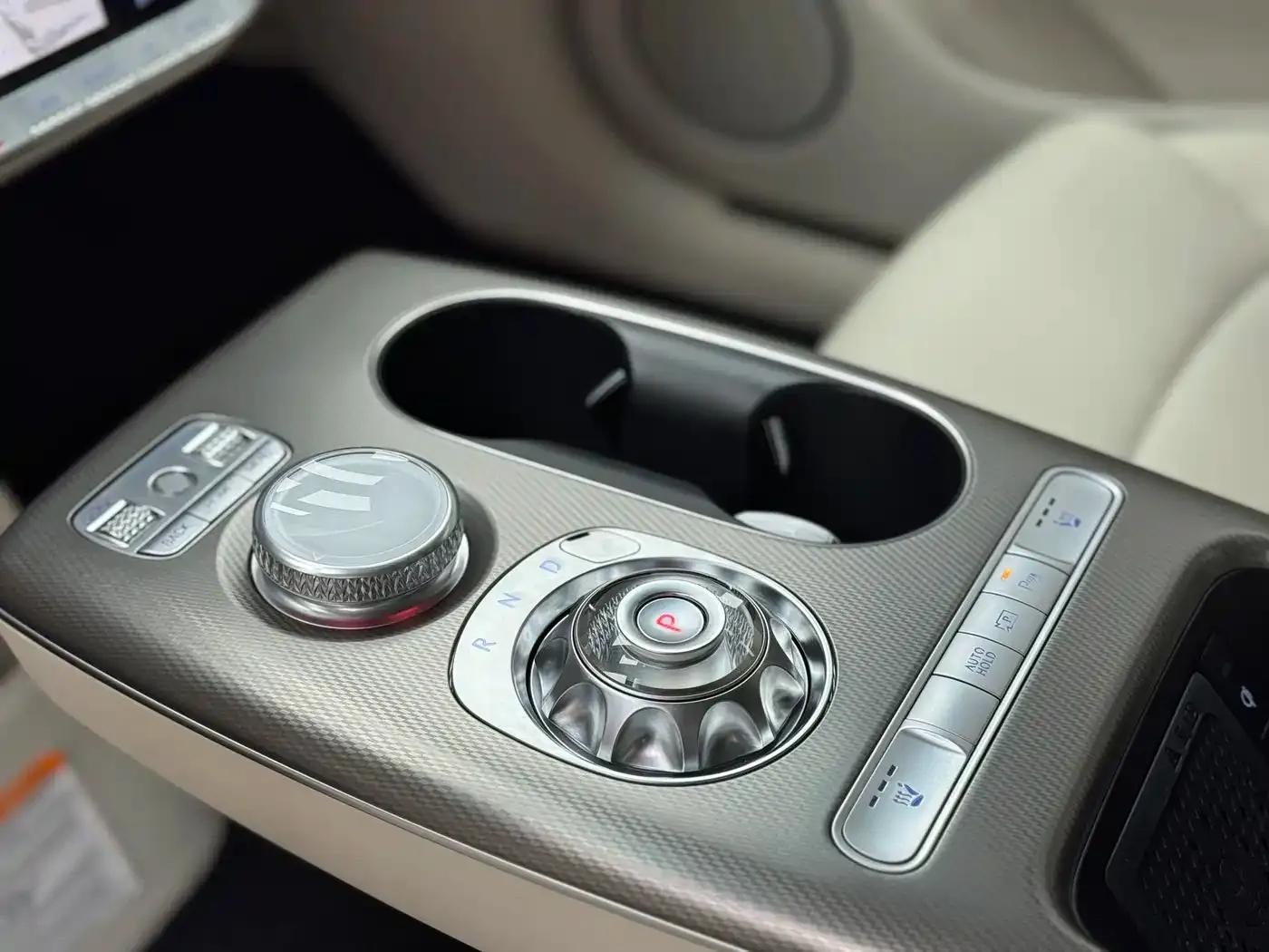 Genesis GV60 2024 Single Motor Rear-Wheel Drive Luxury Edition — миниатюра 9