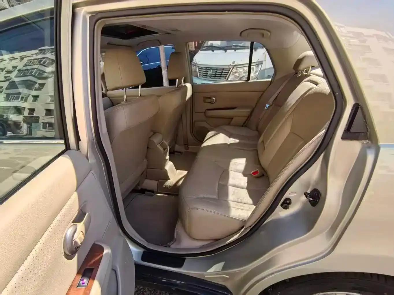Tiida 2009 1.6L Automatic Technology Edition — миниатюра 8