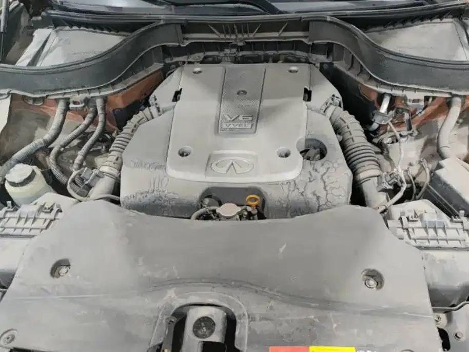 Infiniti QX70 2013 3.7L Standard Edition — миниатюра 5