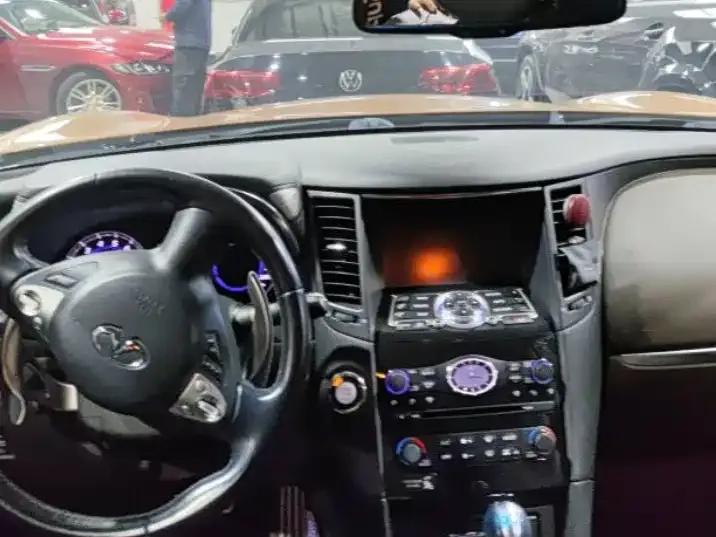 Infiniti QX70 2013 3.7L Standard Edition — миниатюра 8