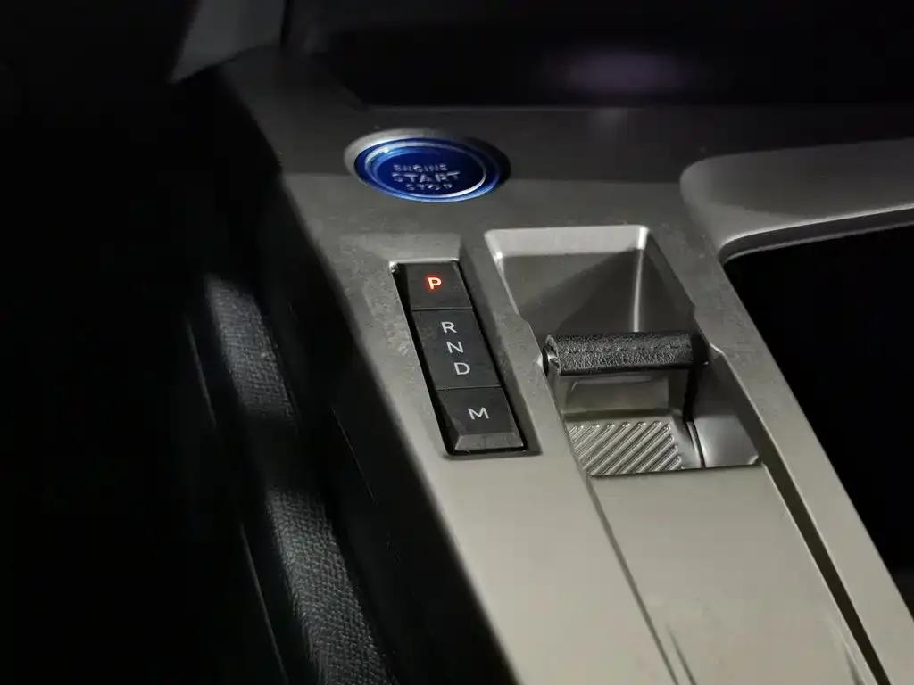 Peugeot 408X 2023 Gravity Edition — миниатюра 13