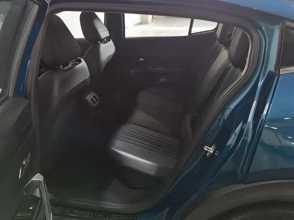 Peugeot 408X 2023 Gravity Edition — миниатюра 15