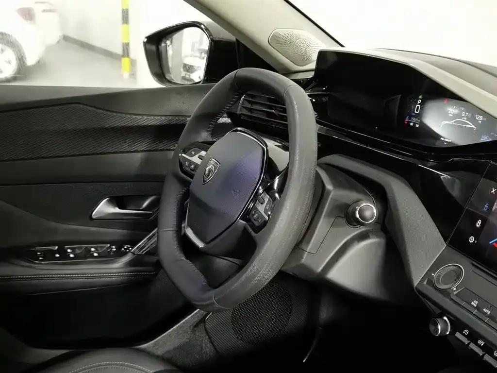 Peugeot 408X 2023 Gravity Edition — миниатюра 22