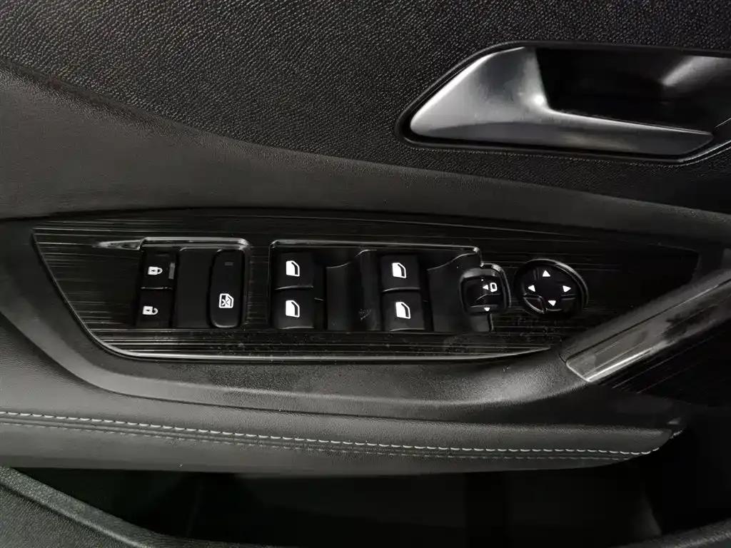 Peugeot 408X 2023 Gravity Edition — миниатюра 9