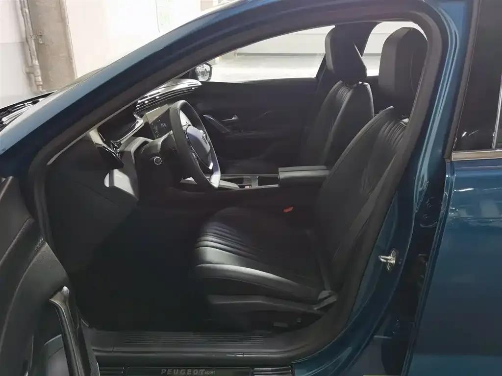 Peugeot 408X 2023 Gravity Edition — миниатюра 10