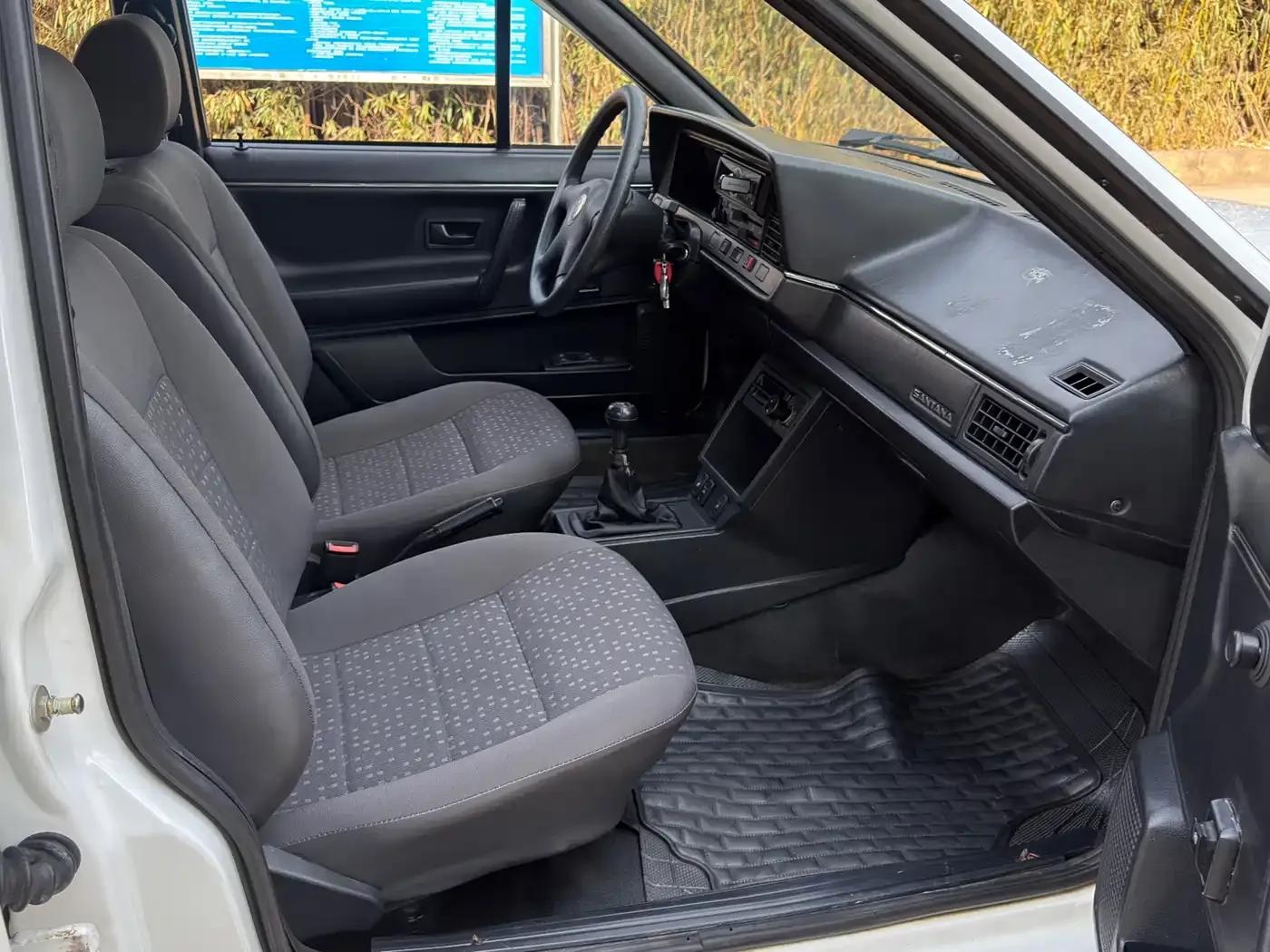 Santana Classic 2009 Model 1.8 Manual — миниатюра 12