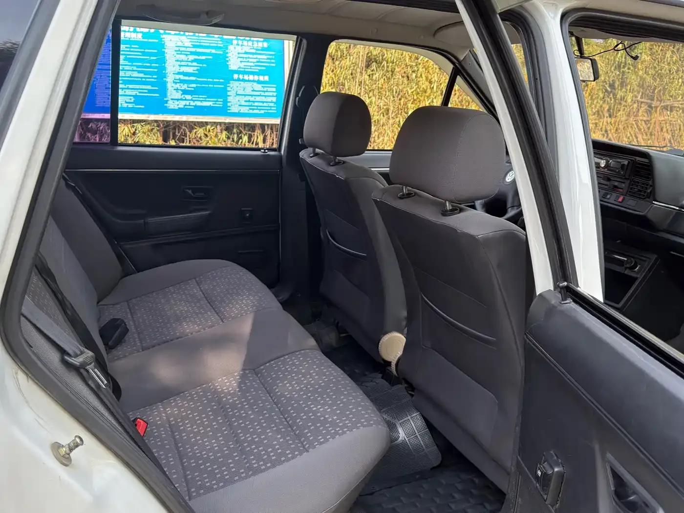 Santana Classic 2009 Model 1.8 Manual — миниатюра 13