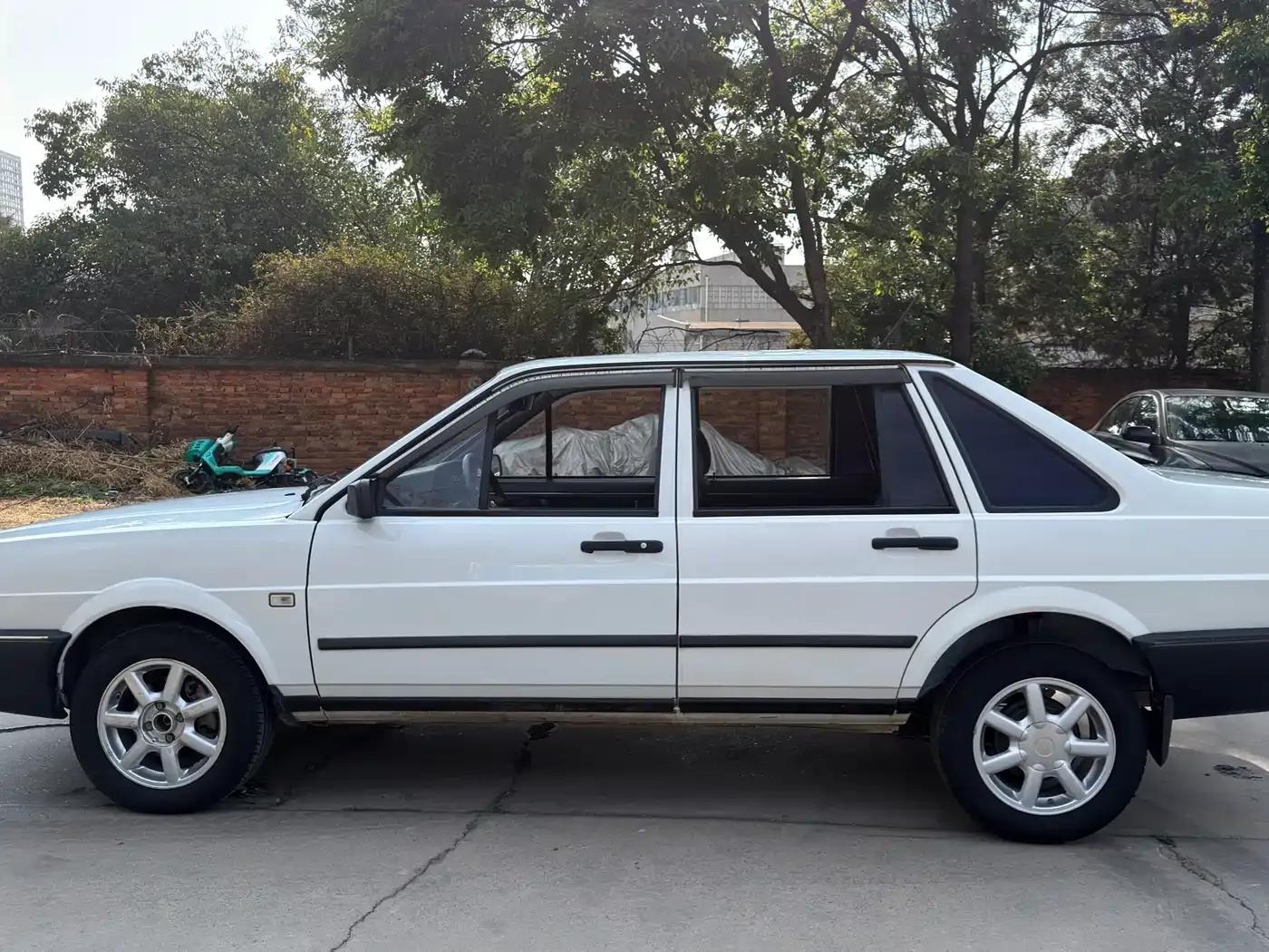 Santana Classic 2009 Model 1.8 Manual — миниатюра 3