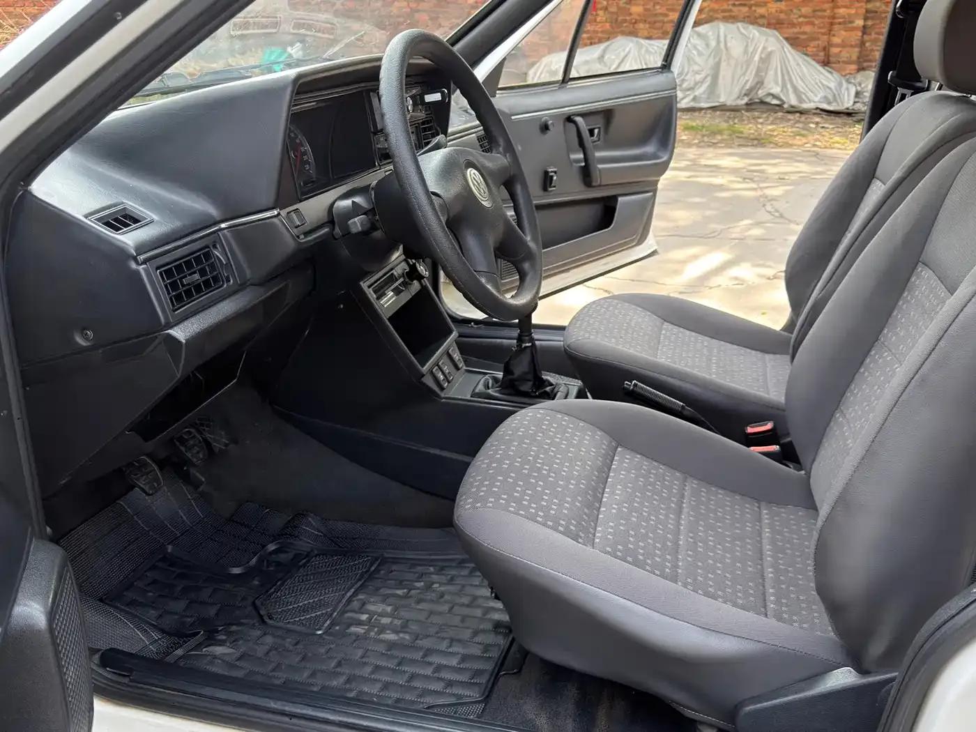 Santana Classic 2009 Model 1.8 Manual — миниатюра 4