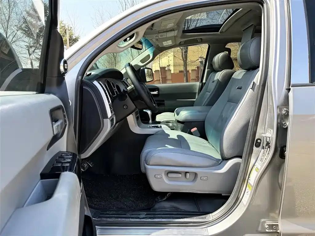 2014 Sequoia 5.7L Automatic — миниатюра 11