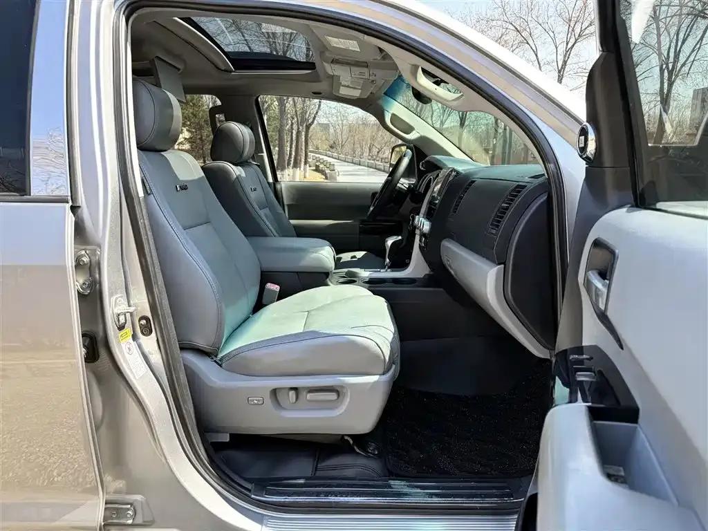 2014 Sequoia 5.7L Automatic — миниатюра 13