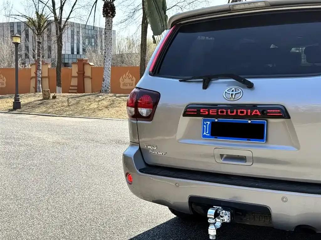 2014 Sequoia 5.7L Automatic — миниатюра 7