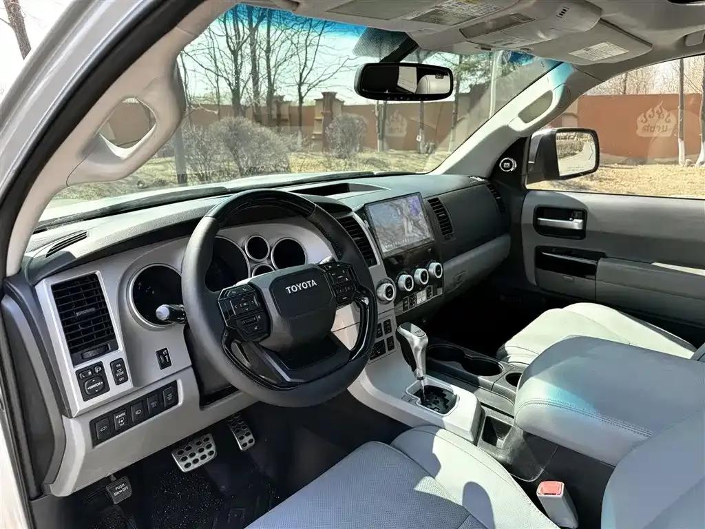 2014 Sequoia 5.7L Automatic — миниатюра 9