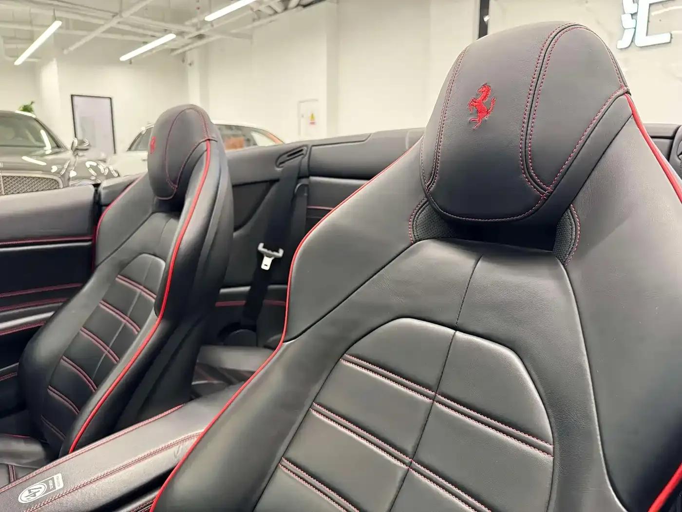 California T 2015 3.9T Standard Model — миниатюра 11
