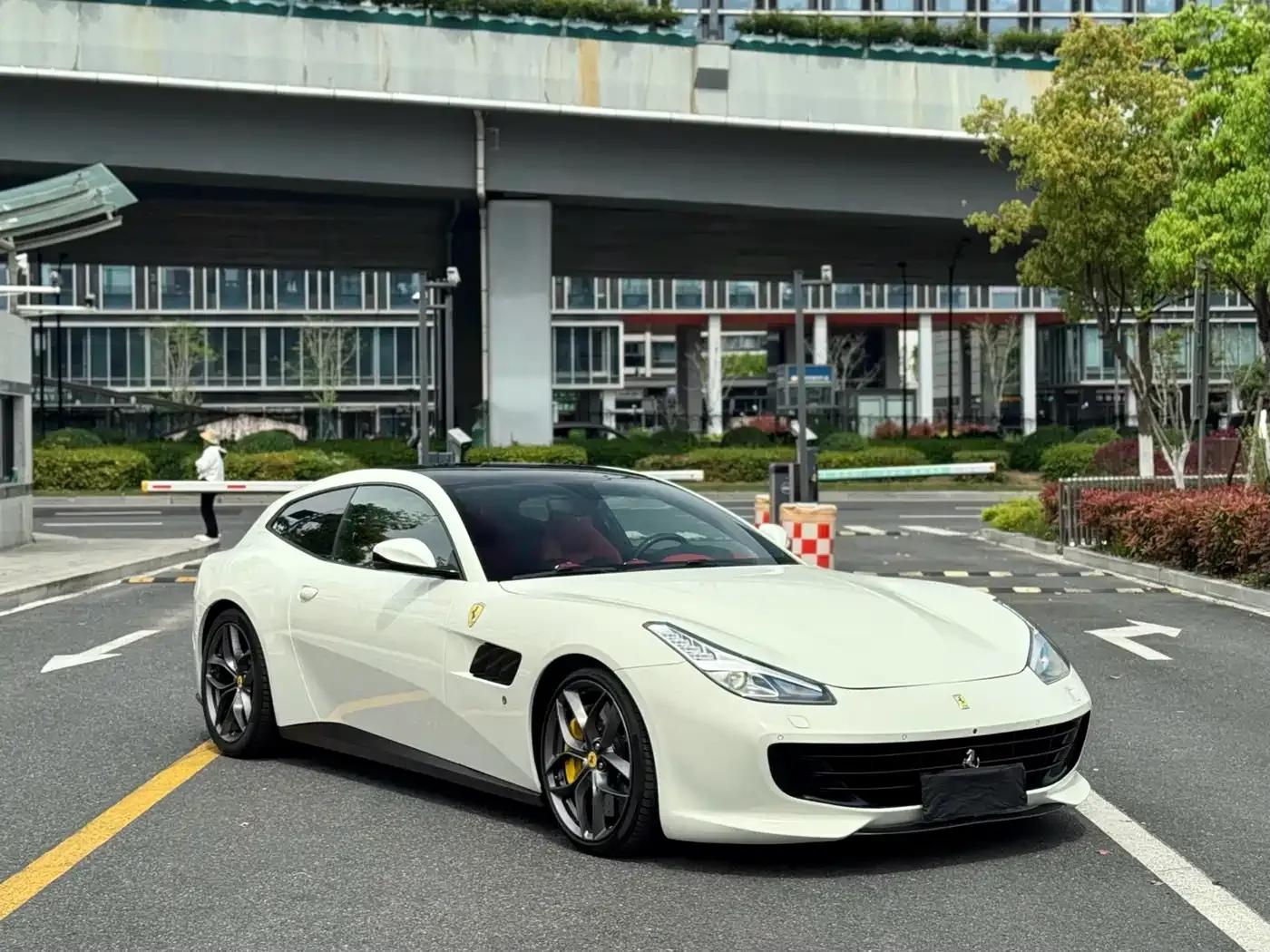 2016 GTC4Lusso 6.3L V12 — миниатюра 2