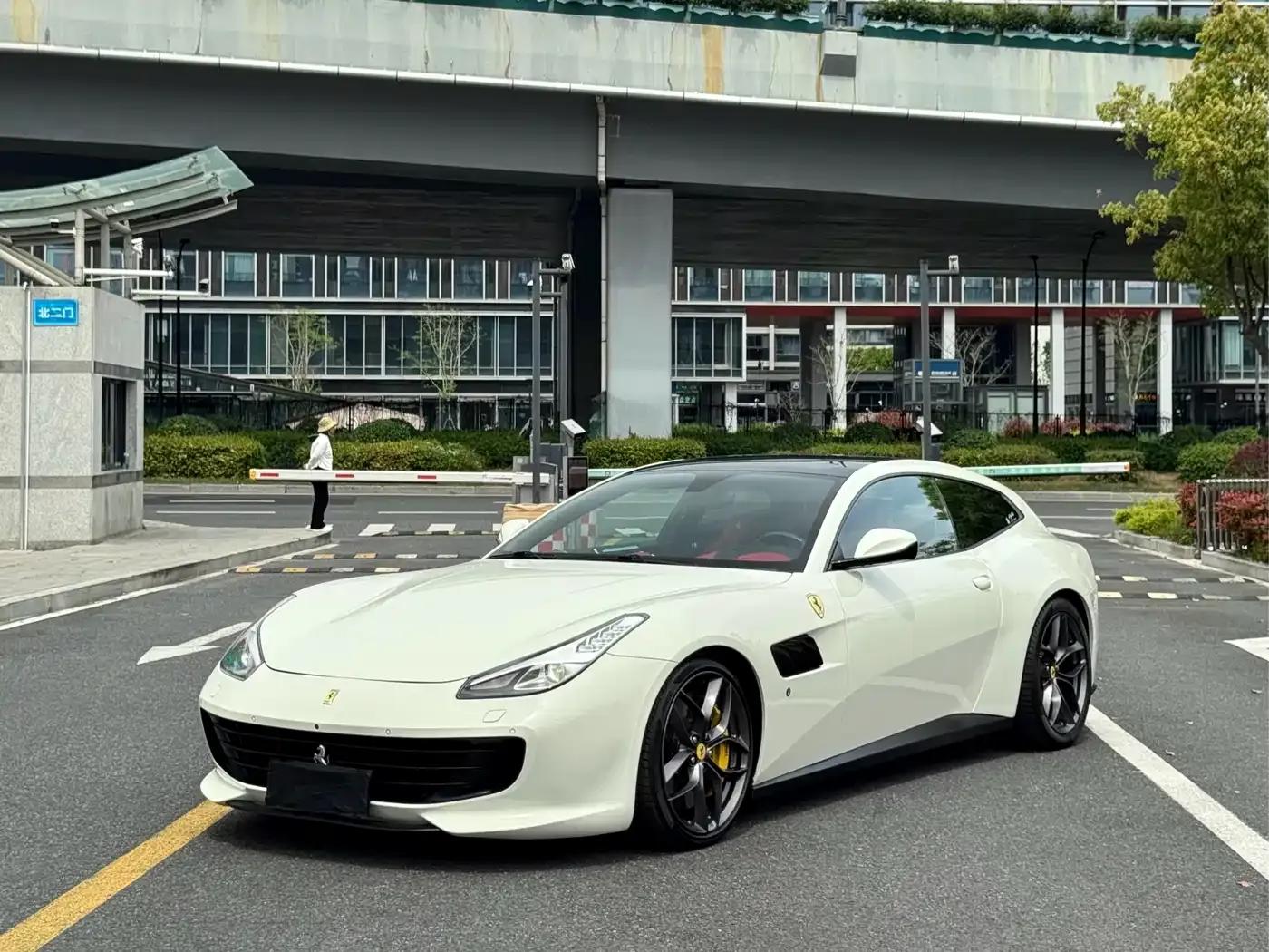 2016 GTC4Lusso 6.3L V12 — миниатюра 3