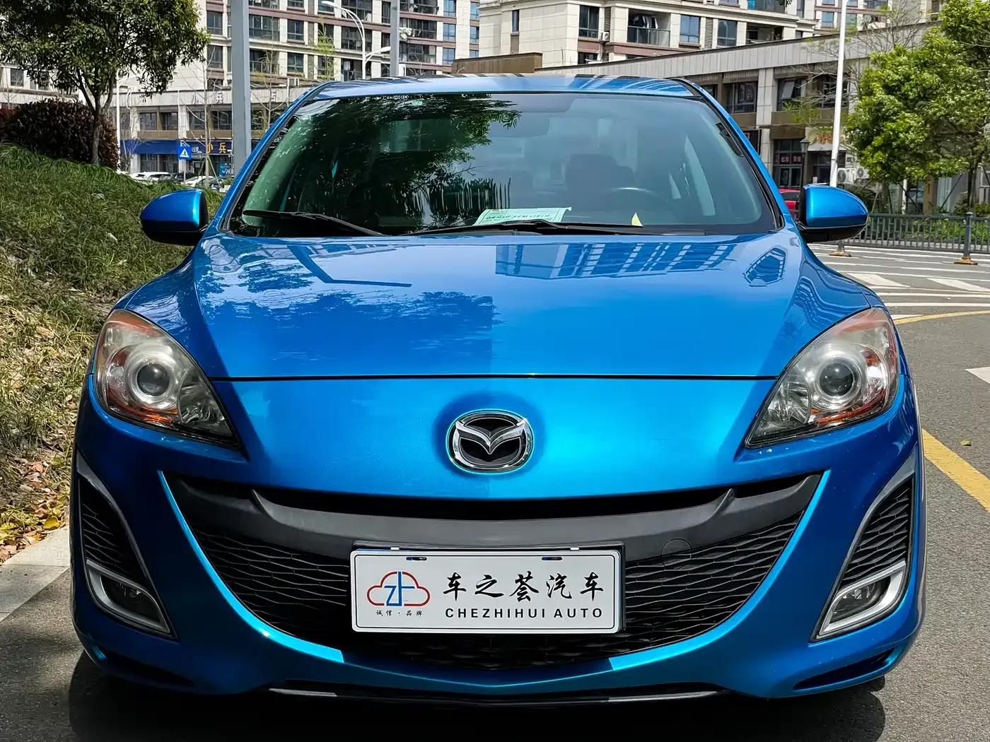 Mazda 3 Axela 2013 Sedan 1.6L Automatic Elite — миниатюра 1