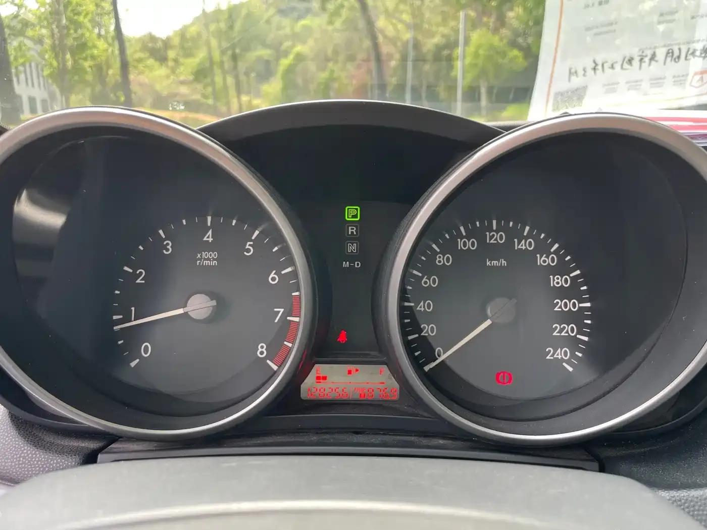 Mazda 3 Axela 2013 Sedan 1.6L Automatic Elite — миниатюра 13