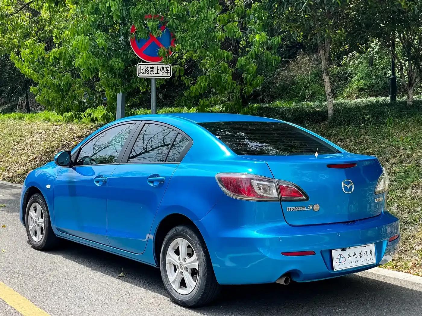 Mazda 3 Axela 2013 Sedan 1.6L Automatic Elite — миниатюра 3