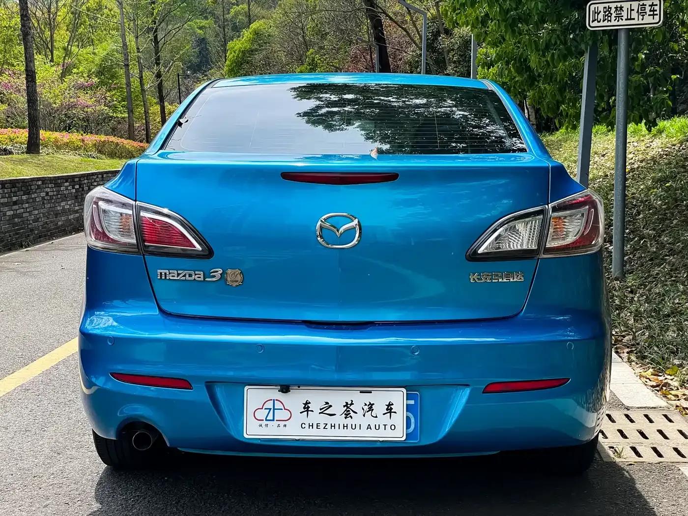 Mazda 3 Axela 2013 Sedan 1.6L Automatic Elite — миниатюра 5