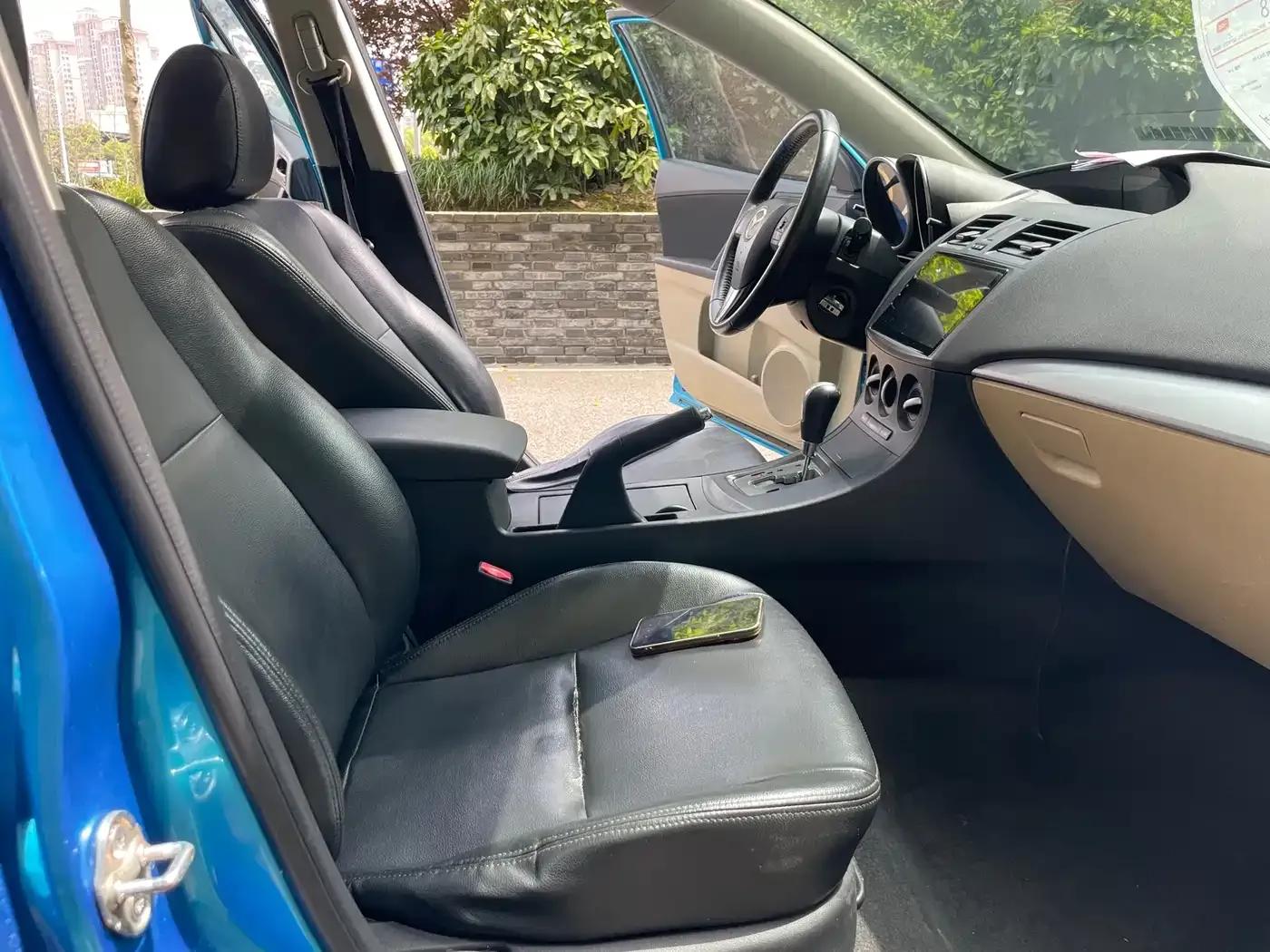 Mazda 3 Axela 2013 Sedan 1.6L Automatic Elite — миниатюра 8