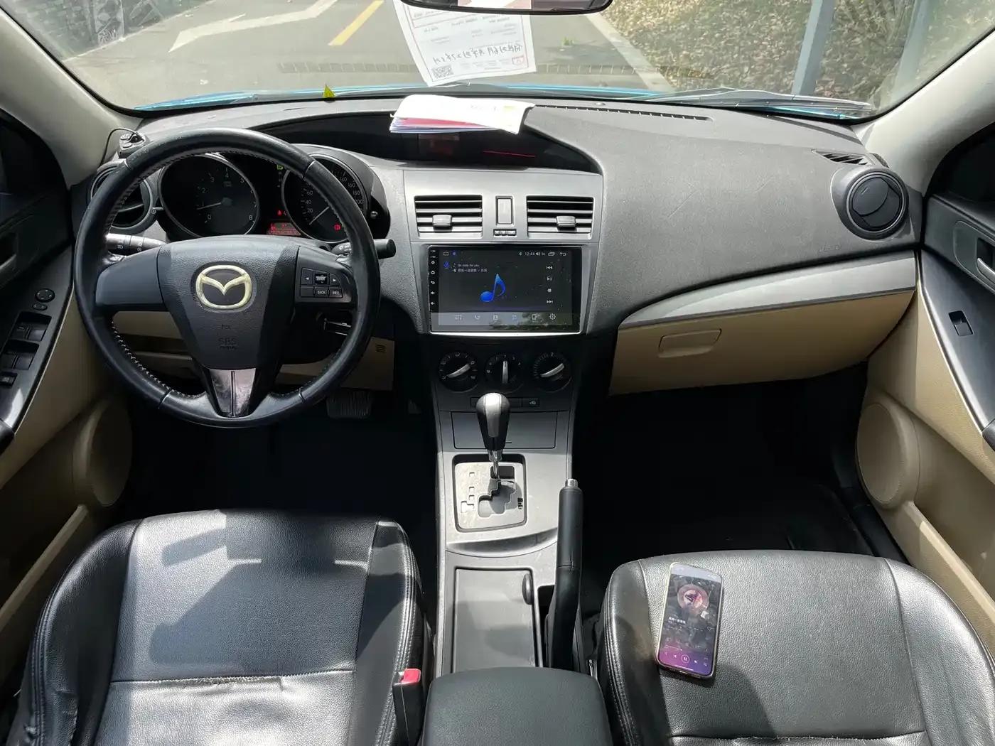 Mazda 3 Axela 2013 Sedan 1.6L Automatic Elite — миниатюра 10