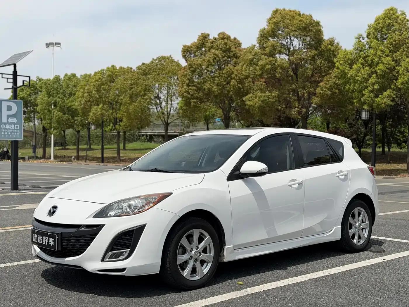 Mazda3 Axela 2012 Hatchback 2.0L Automatic Luxury — миниатюра 3