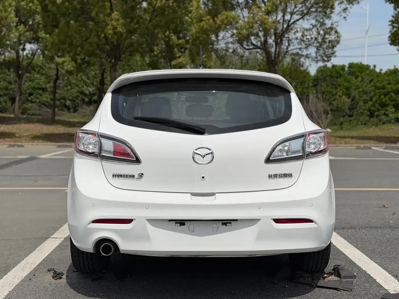 Mazda3 Axela 2012 Hatchback 2.0L Automatic Luxury — миниатюра 6