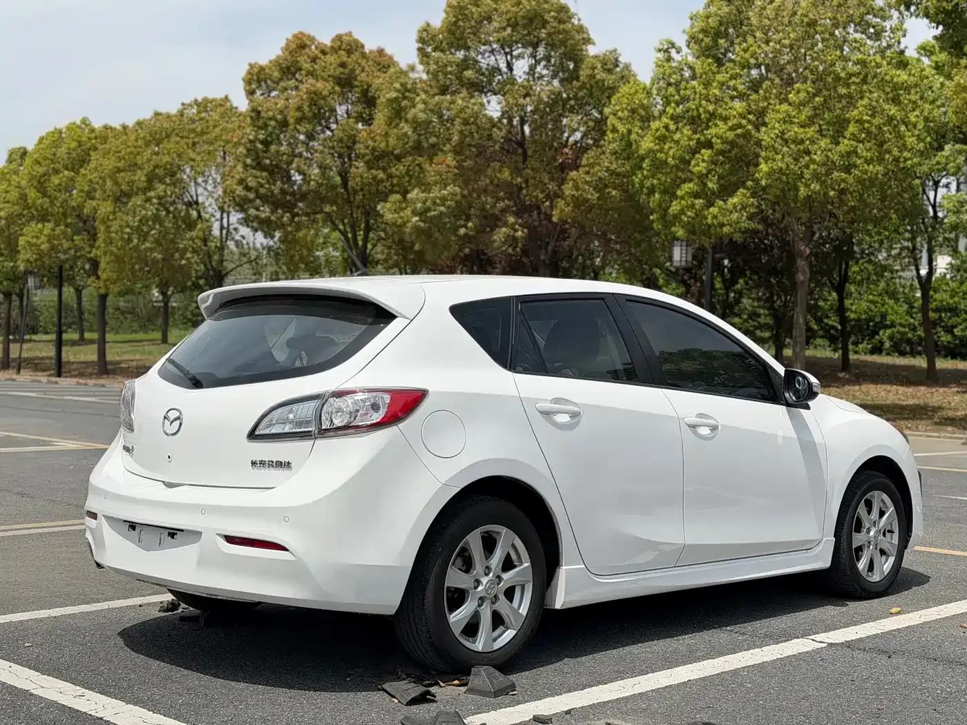 Mazda3 Axela 2012 Hatchback 2.0L Automatic Luxury — миниатюра 7